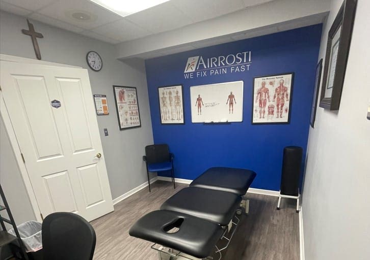 Airrosti University_Treatment Room with blue wall