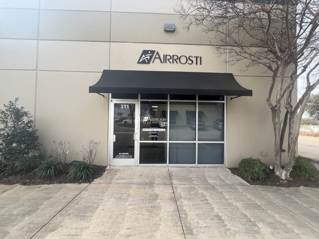exterior entrance at Airrosti Mansfield