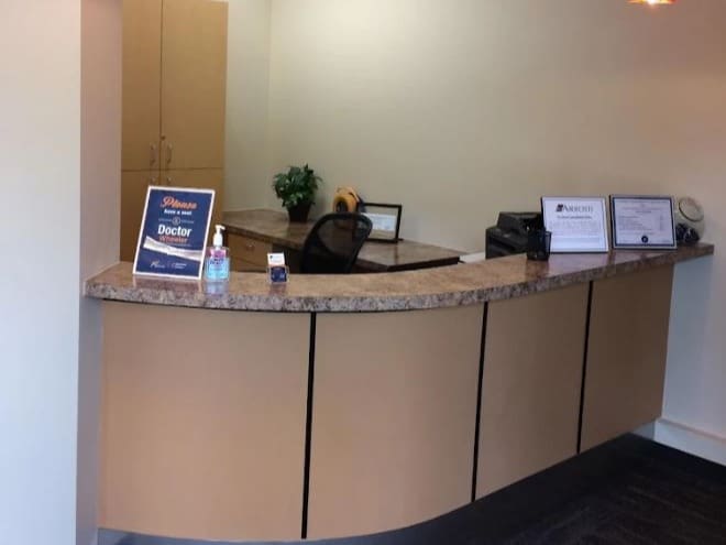 Front desk at Airrosti Mill Creek