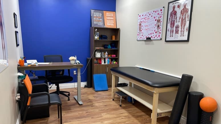 The recovery room at Airrosti Links Lane where patients will learn their individualized at-home physical care routines.