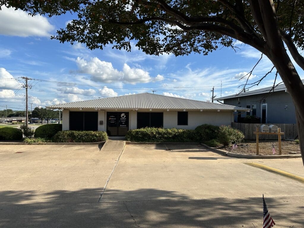 Exterior building at Airrosti Brenham