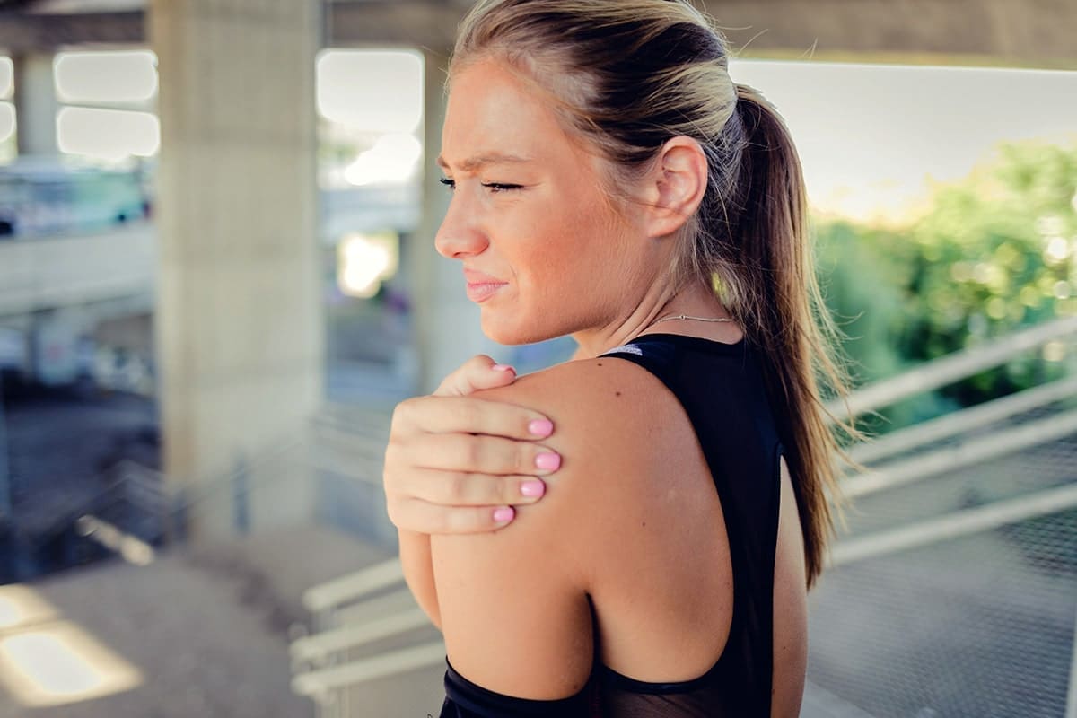 Woman with shoulder pain